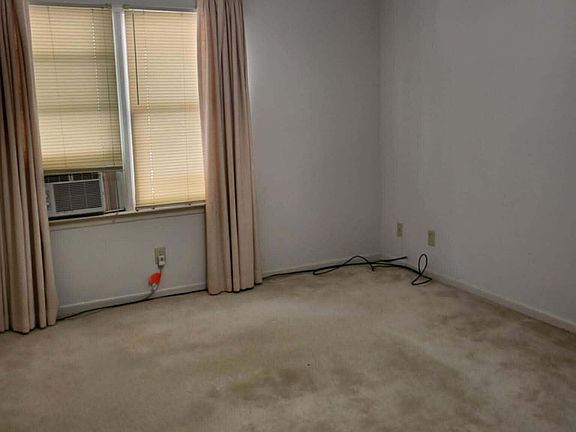 5th image of 4472 Club Trce