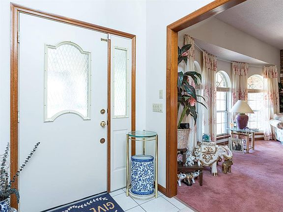2nd image of 2116 Watersedge Dr