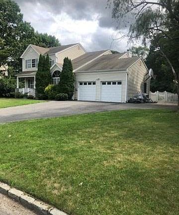 2nd image of 4 Deering Ct