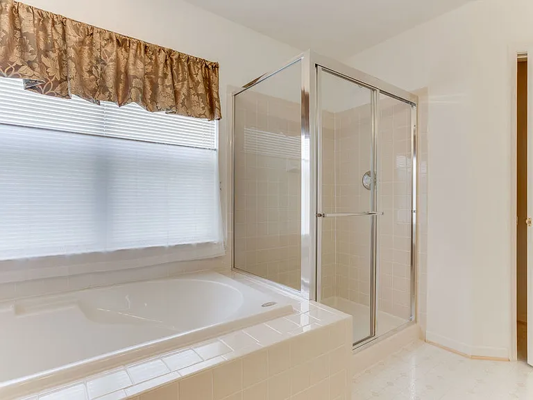 411 Hanrahan Ct SE — Photo 23
