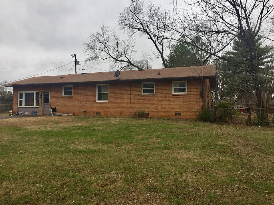 2nd image of 210 Holston Dr