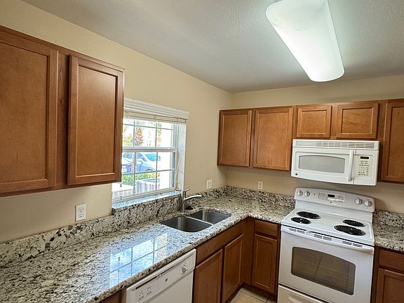3rd image of 9081 Gervais Cir APT 803
