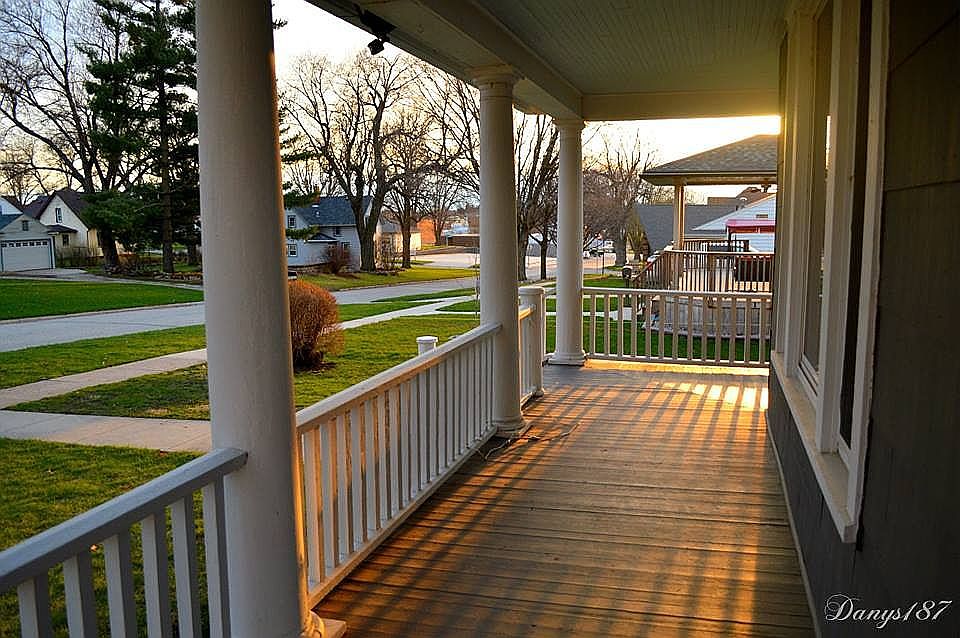 wrap around porch