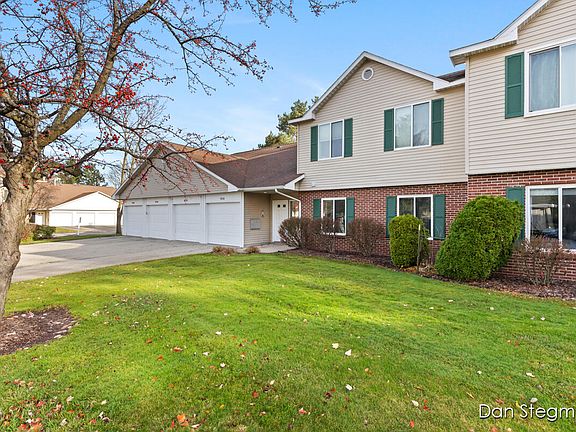 3rd image of 3116 Windcrest Ct NE