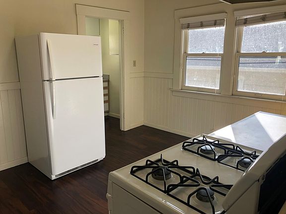 2nd image of 414 W San Carlos St