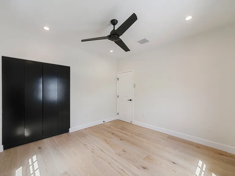 460 N Sierra Bonita Ave #460 — Photo 34
