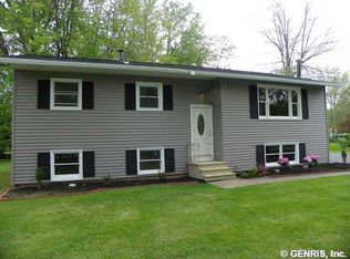 21 Watch Hill Dr, Rochester, NY 14624