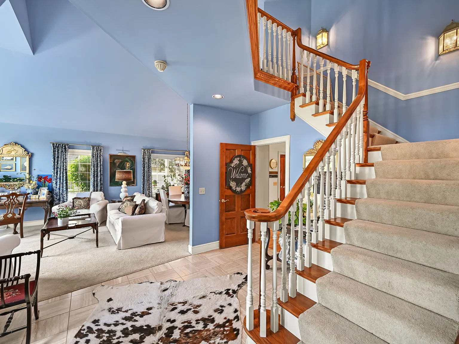 3 bed, 2.5 bath, 2900 sqft, $4,200 — Photo 2