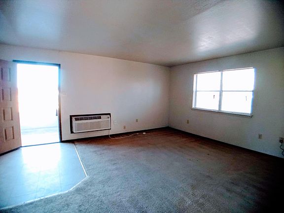 4th image of 2524 SW G Ave