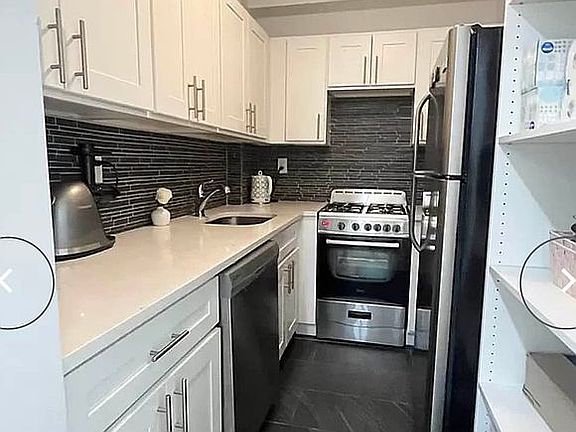 2nd image of 245 E 50th St APT 2A