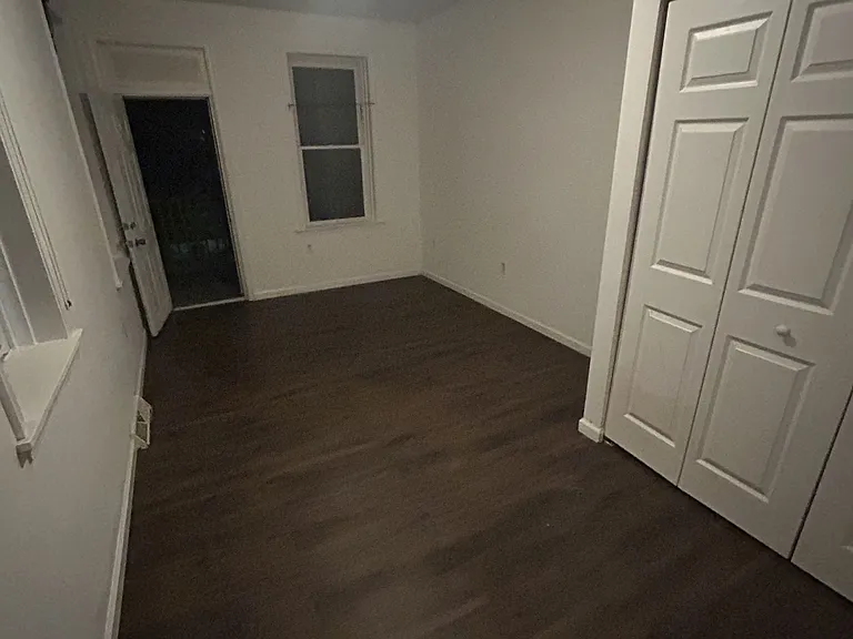 1433 Derry St — Photo 11