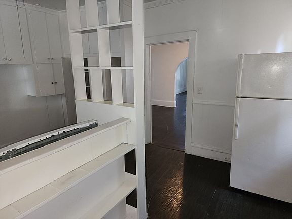 3rd image of 26 W 27th St