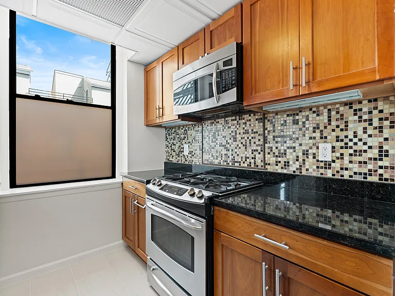 186 Wayne St #425D — Photo 4