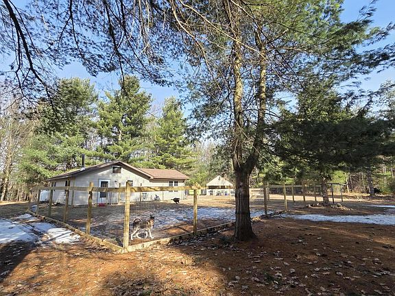 3rd image of 24 Whitten Rd