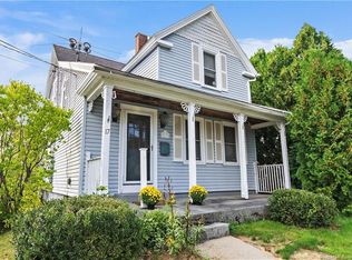 17 Highland St, Moosup, CT 06354