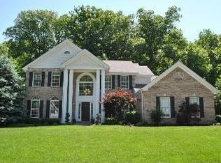 17717 Wilding Place Dr, Chesterfield, MO 63005