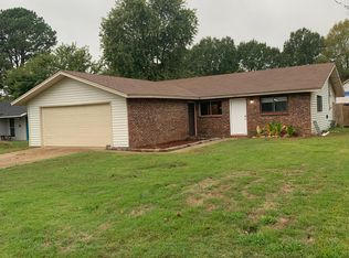 203 Club Ln, Conway, AR 72034
