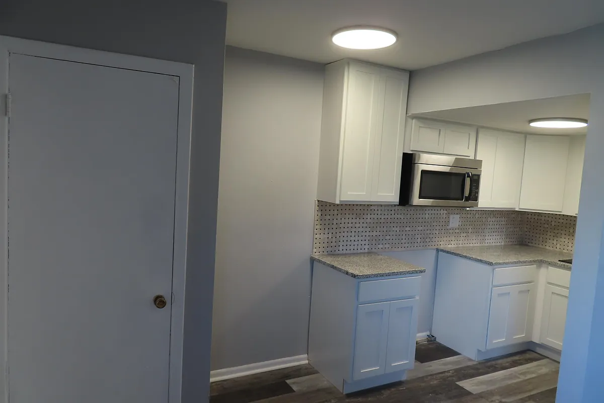 Building Photo - 740 Franklin Ave #C