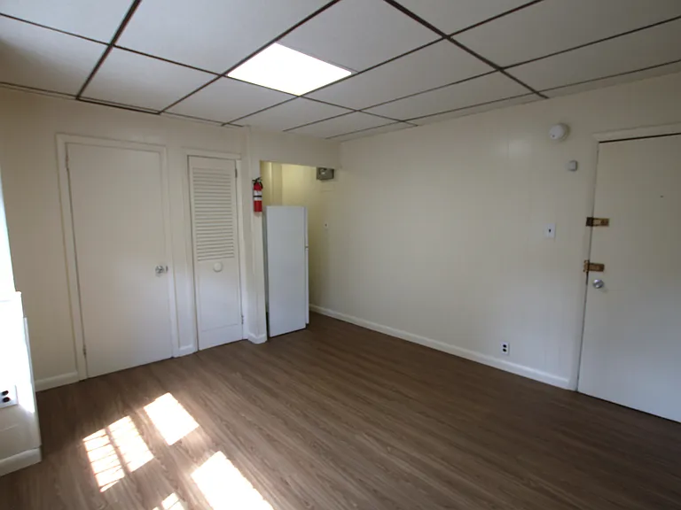 2035 Chestnut St #304 — Photo 3