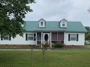 88 Rainbow Dr, Dunn, NC 28334