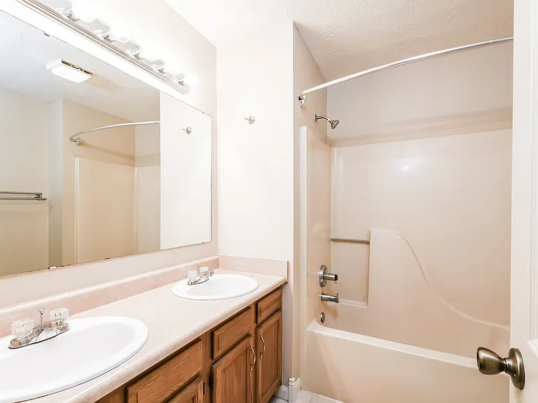 5508 Pine Hill Dr — Photo 9
