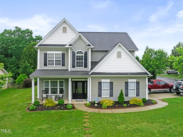 1001 Holly Meadow Dr, Holly Springs, NC 27540