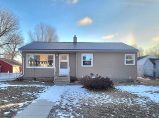 771 8th St, Dawson, MN 56232