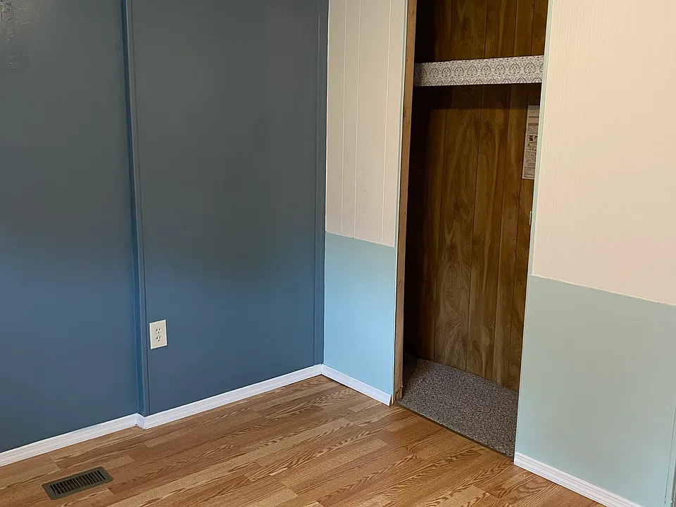 Master bdrm closet