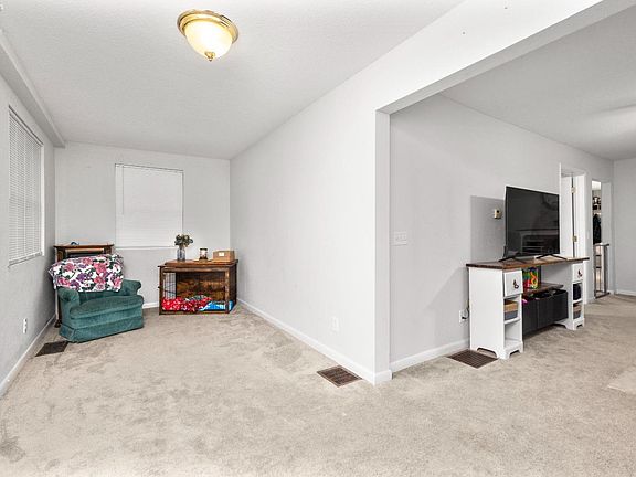 4th image of 407 Sandusky Ave