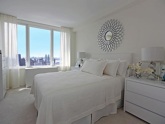 5th image of 160 W 62nd St APT 49B