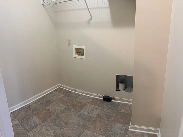 160 Wexford Dr #301 — Photo 8