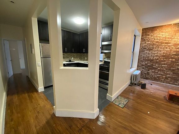 5th image of 243 Hart St APT A1