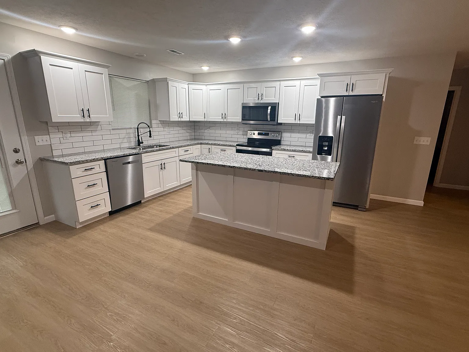 3 bed, 1700 sqft, $2,400 — Photo 3