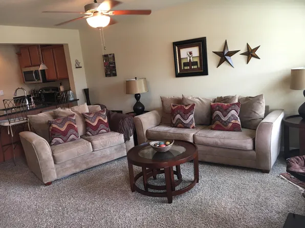 172 Cambridge Dr, West Des Moines, IA 50266