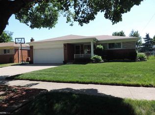 27026 Grobbel Dr, Warren, MI 48092