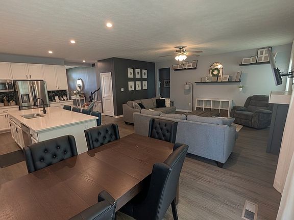 4th image of 3159 White Ash Dr