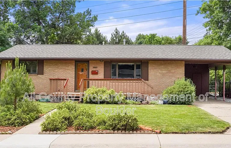 1980 Floral Dr — Photo 1
