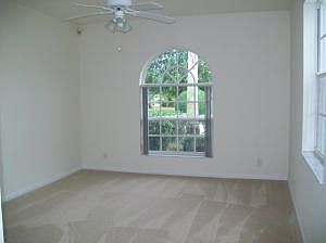 4th image of 1541 SE Holyrood Ln