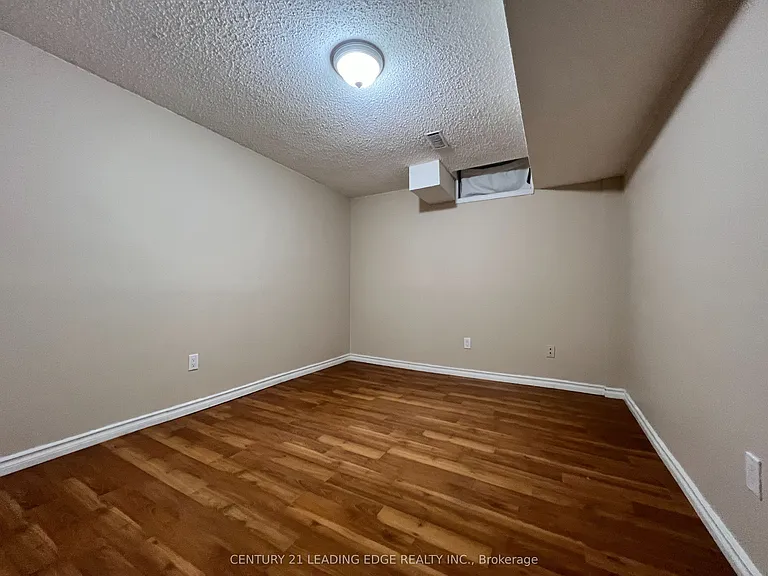 35 Irenemount Cres #BASEMENT — Photo 10