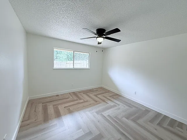 2952 Sybil Way — Photo 19