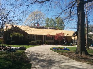 8914 Mohawk Rd, Leawood, KS 66206