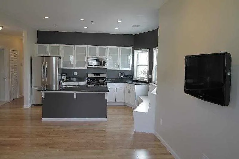 4 bed, $5,100 — Photo 3