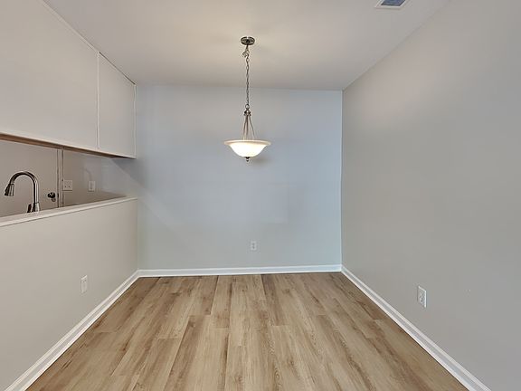 3rd image of 6909 Wildwood Ct