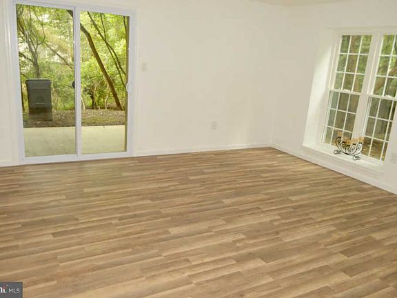5th image of 2851 Burgundy Pl