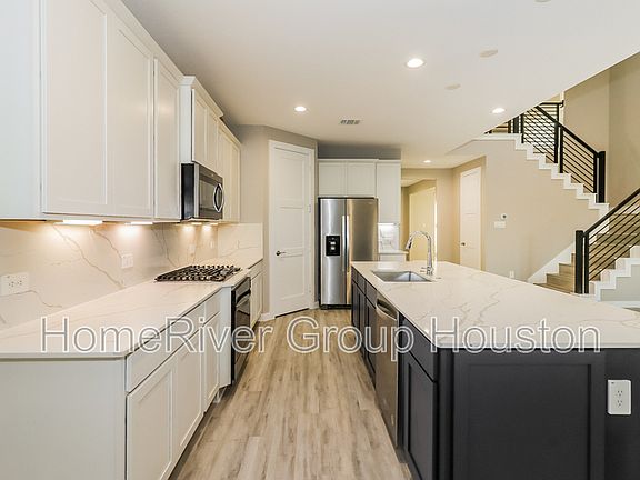 3rd image of 3364 Voda Bend Dr