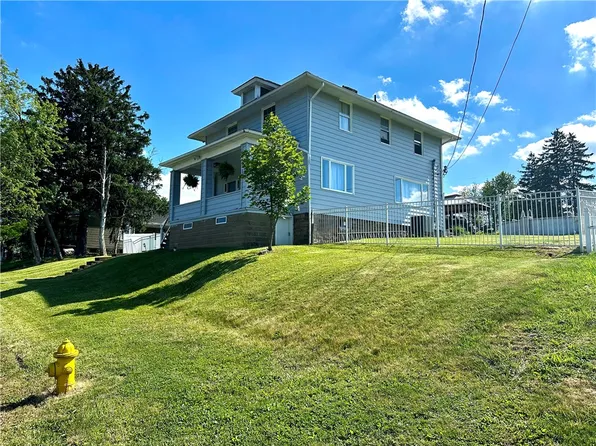 4 Collier Ave, Uniontown, PA 15401