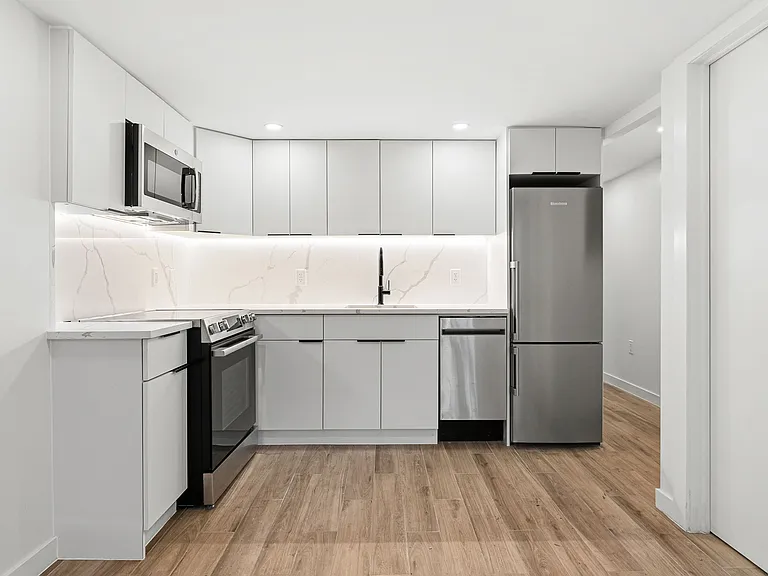 37 Woodhull St #1 — Photo 2