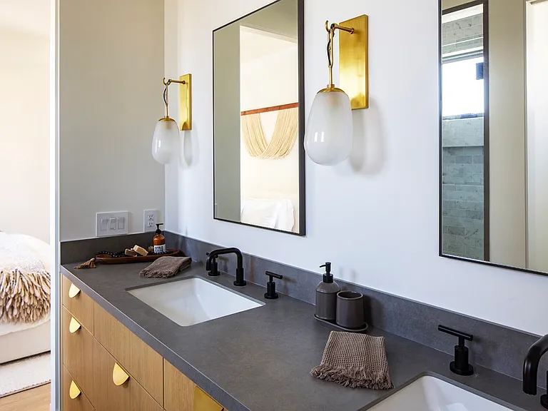 506 Goldenrod #B — Photo 18
