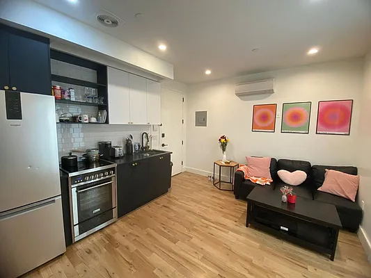 Rented by Aron Fried, LREB | media 1