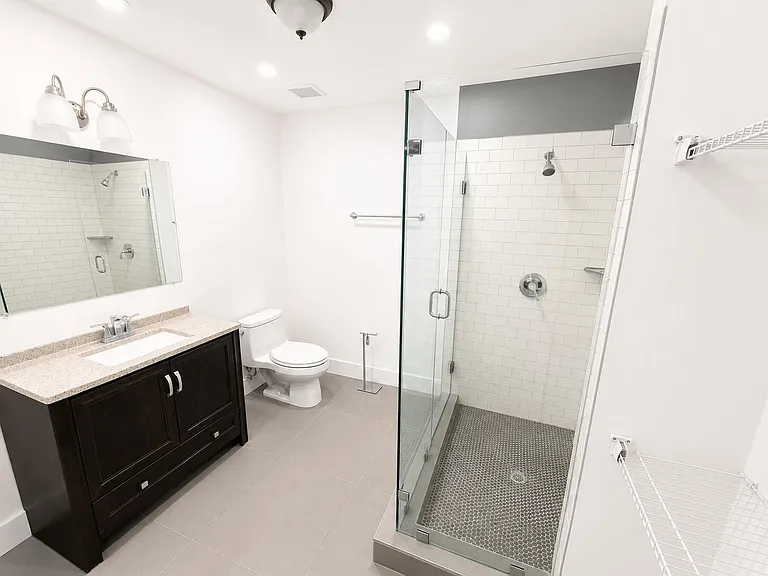 719 SW 7th St #2 — Photo 5